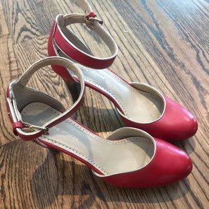 Adrienne Vittadini ankle strap shoes